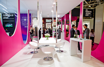 В рамках международной выставки MosBuild 2011 состоялось награждение победителей конкурса Tile Story, ,  Конкурсы: Tile story 2010, стенд, керамика, выставочный дизайн, победитель, реализация на портале projectnext